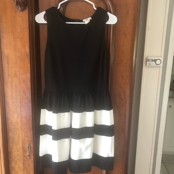 bar 111 Fit & Flare Party Dress👠🕶 - Picture 3 of 8